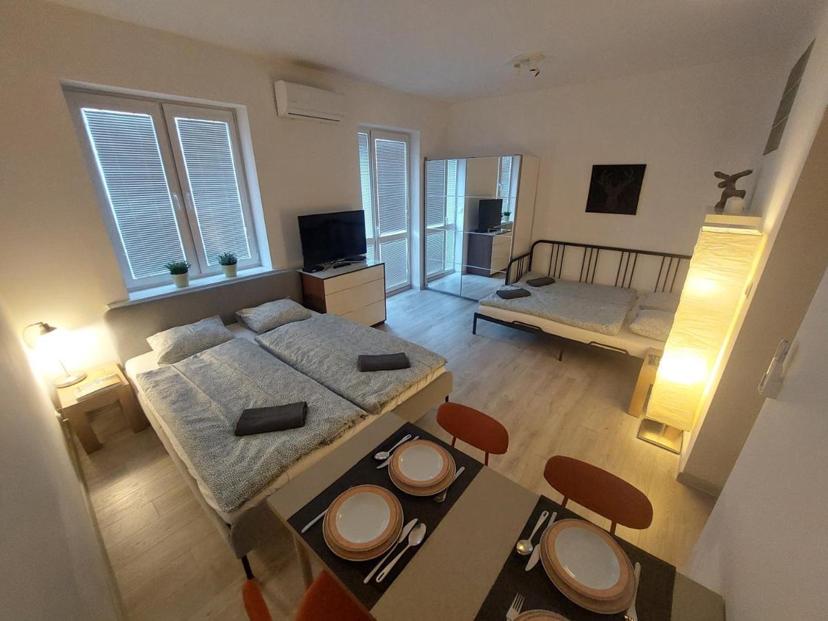 Апартаменти Utulny Apartman S Balkonom Братислава Екстер'єр фото