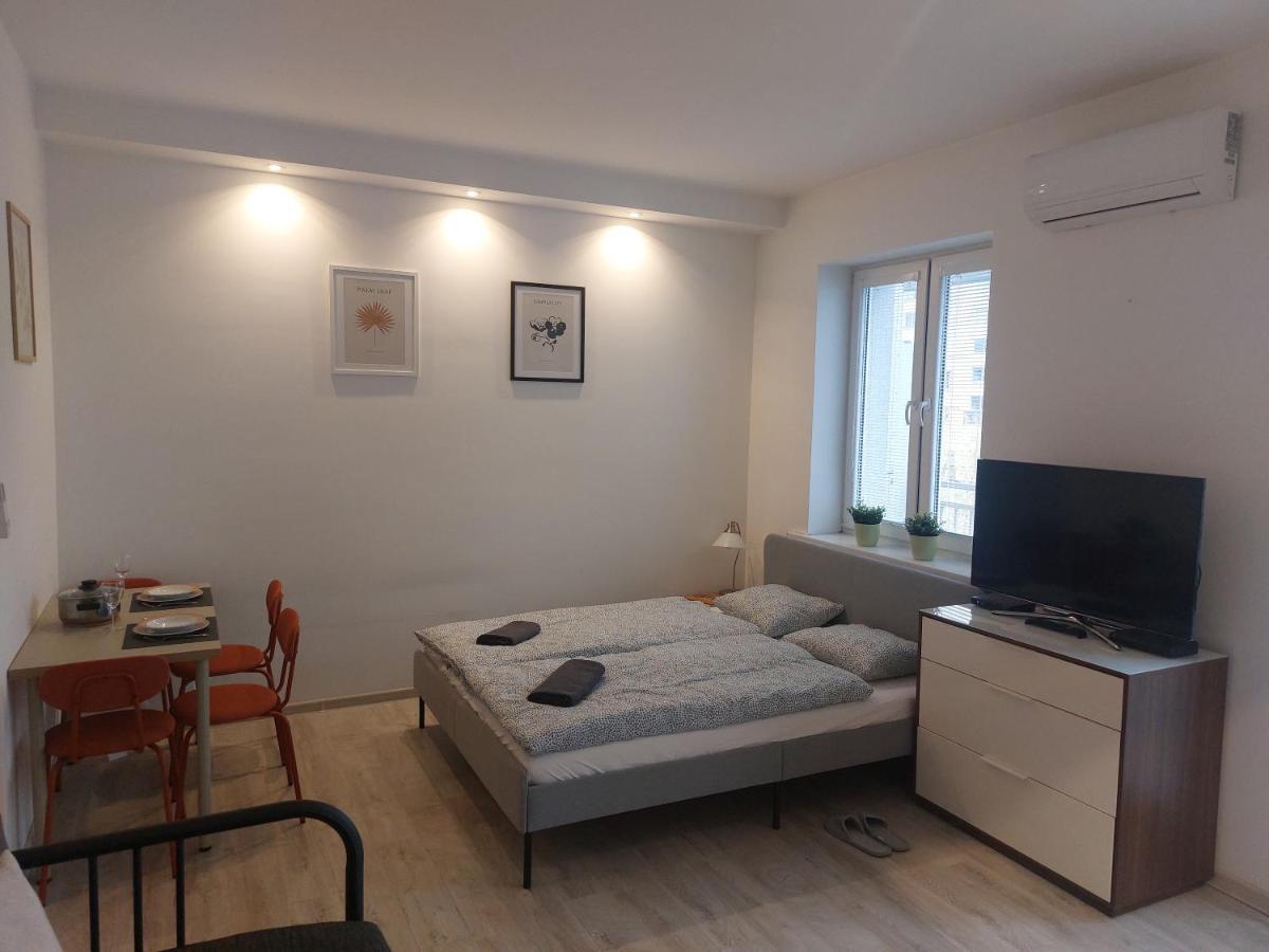 Апартаменти Utulny Apartman S Balkonom Братислава Екстер'єр фото