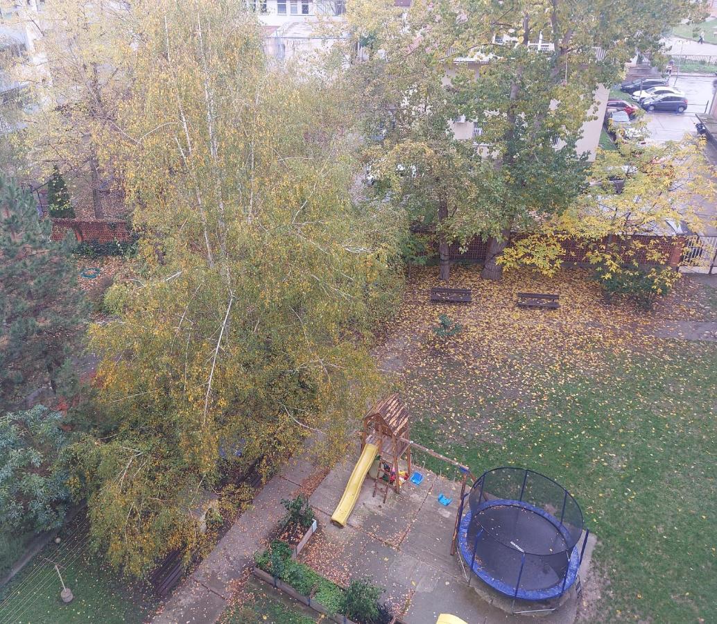Апартаменти Utulny Apartman S Balkonom Братислава Екстер'єр фото