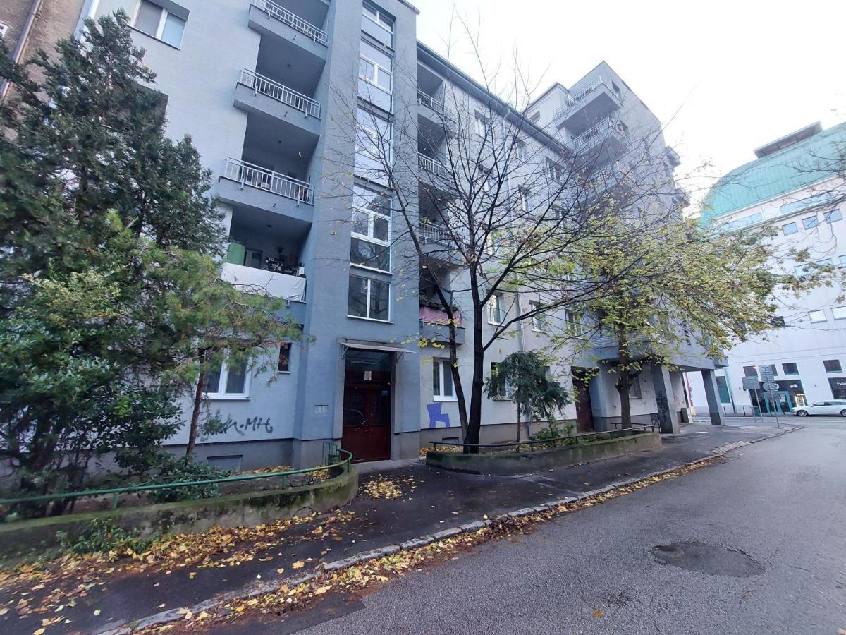 Апартаменти Utulny Apartman S Balkonom Братислава Екстер'єр фото